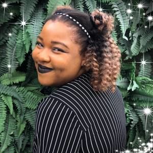 Meet your Posher, Mia